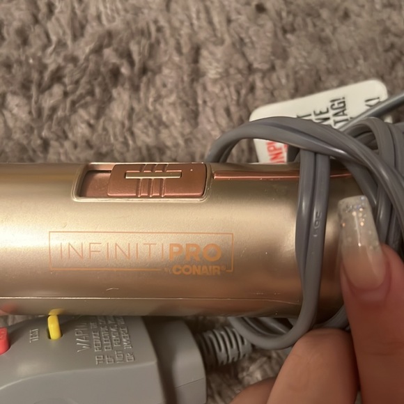 Conair InfinitiPRO Frizz-Free Hot Air Brush - Picture 2 of 2
